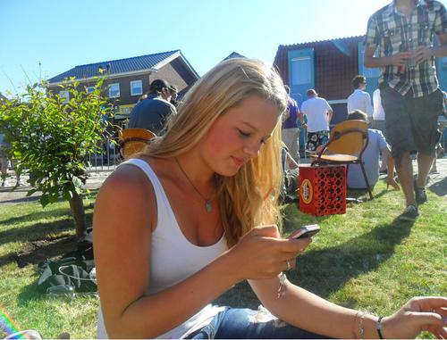 WitSharon's profile picture. trying to forget someone you love is like trying to remember someone you never knew.