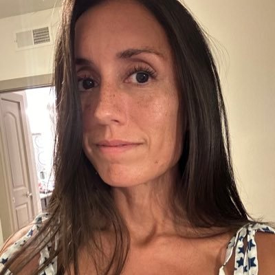 Tinyyyy21's profile picture. ❤🐕⚽️🇺🇸 SA Blossoms #3; Swiftie & Head Girls Soccer Coach at Reagan HS 🐍