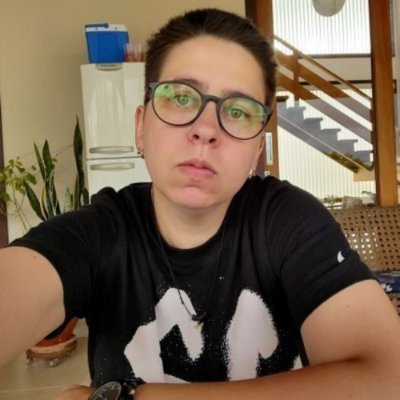 Chaotic good. Corinthians e ~legal de conversar~. CEO, zagueira e editora no @JogaMiga. Ex-ESPN FC.
--
Aqui sou TORCEDORA.
🏳️🌈 · 🅱️➖