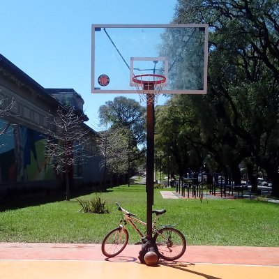 Dibujante Proyectista / Maestro Mayor de Obras.
Basquetbolista aficionado / Ciclista urbano en CABA.
Caballito - Chacarita / Art Cinema Comics Posters Pulp Fun!