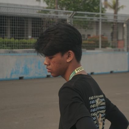 RiskiF30's profile picture. 