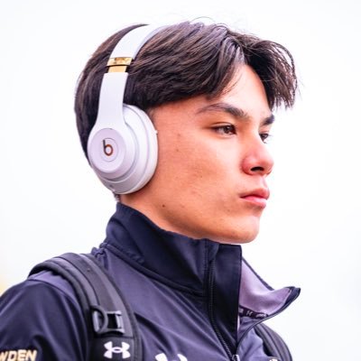 WR/DB @ Vancouver College | C/O 2025 🇨🇦 | 5’10, 180 lbs | 4.47 40-Yard Dash | 4.21 5-10-5 | 98.2% avg. | noahlowdenfb@gmail.com | 604-362-8790 |