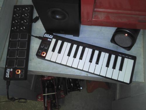 TraviBeatz's profile picture. New Artist/Producer steppin' out onto the scene! ~ BE ON THE LOOKOUT ~