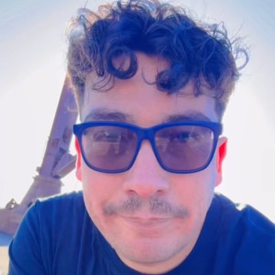 ayanistico's profile picture. Not Multitasking.