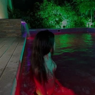 valenchutt's profile picture. 