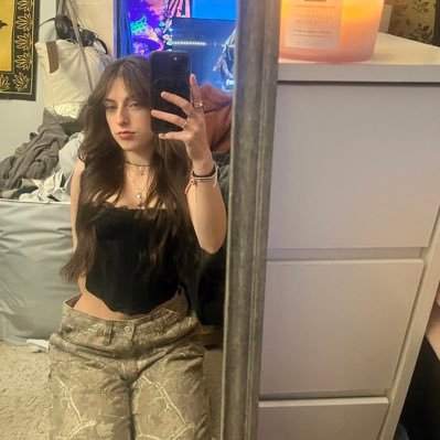 SavannahIbbets1's profile picture. 🍄🌞🌈🍃☮️😮‍💨