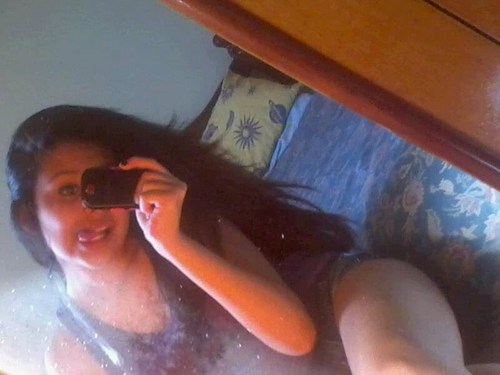 sou uma fofa que ama dms a @_millenafonseca e a @lana_andery e a @niih_barbosa :*