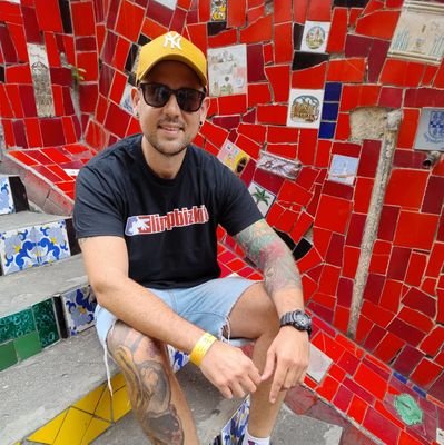 MarceRaffin's profile picture. Ex abogado. Trabajo en fintech. Me interesa: nu metal, comics, gaming y mma.