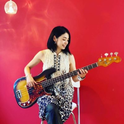 Bassist. 浅井健一、WAGDUG FUTURISTIC UNTY、PERIDOTS、新津由衣、清春、藤巻亮太、LoVendoЯ、SAKU、SCARLET、HINTO、THE GIRL etc… サポートの依頼は tabasabass.info@gmail.com