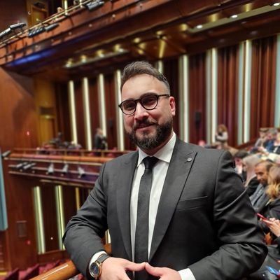 samanci555's profile picture. Akademisyen.
Üniversiteli Samsunsporlular