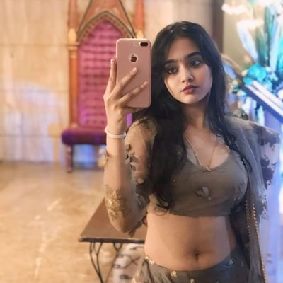 RoshniYadav143's profile picture. Journalist • India • Motivational Quotes