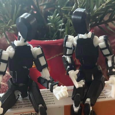 farouche71's profile picture. one daughter👩🏻 two dogs🐕🐕 four countries 🇵🇱🇨🇭🇱🇺🇪🇬 and the rest ☀️🏝👛☕️🍫🥔🧀🎢📉📈📖