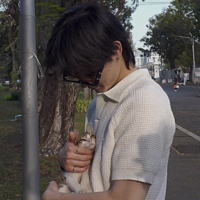 poemtrie's profile picture. 