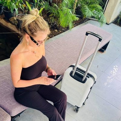 dj_uyu's profile picture. Lets get the mood right 🎶