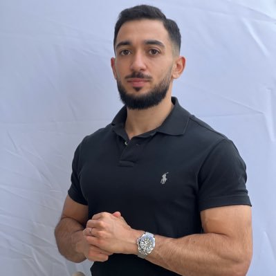 Fondateur et dirigeant d'entreprises - A vaincu de ses propres mains la cancel culture - Humoriste de génie - Futur Empereur de France - Zero to Hero