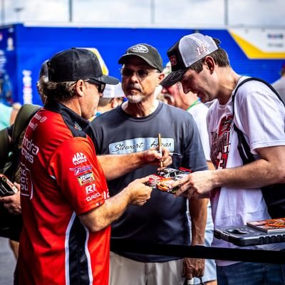 @nascar and die-cast colecting its what I do! Go SMOKE! and @blaney too!