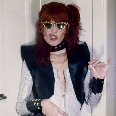 angeltuiteira's profile picture. É mais saudável fumar três carteiras de cigarro do que entrar no twitter.