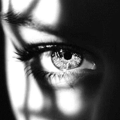 sue_sue212's profile picture. La gente è un branco di matti e di ingenui.  Anarchica per legittima difesa