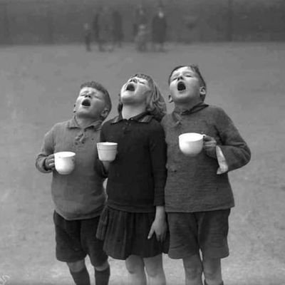 میں اِک آزاد خیال روح ہوں جس کا جنم محبت سے ہوا
ہے