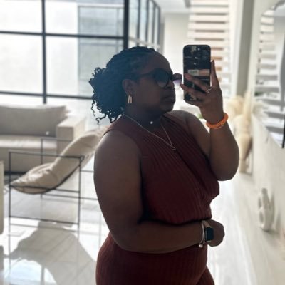 California Girl by Birth, 🇧🇿Carribean Girl by Blood | ♑ | SDSU Alumni'17 📚| Mastered it ✌🏾 CSUDH ‘23 👩🏾🎓