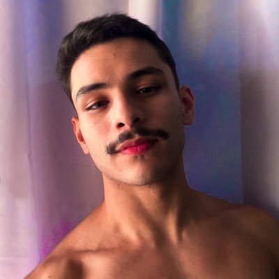 Perfil de discussões superficiais sobre astrologia, conteúdo geek, mundo pop, políticas e movimentos sociais e as vezes sobre minha vida (ele/he) ♉︎ ♒︎ ♒︎