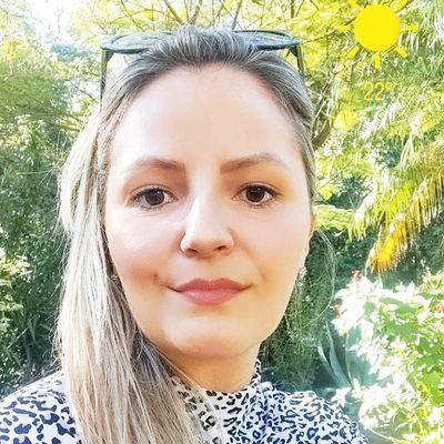 Ela não passa de uma mulher...inconstante e borboleta!