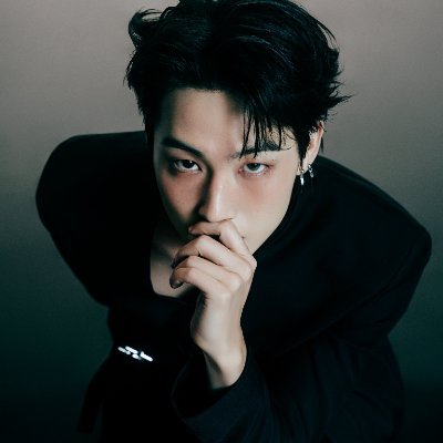 mineiradarosie's profile picture. damn i kinda only care about got7 & blackpink