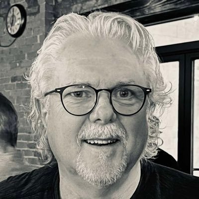 #songwriter, hockey fan & former coach, dog lover, Zevonologist, taster of finer and lesser bourbons, connoisseur of cheese #SEMichigan 💙