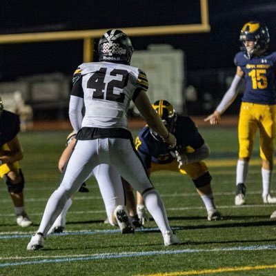 DEL ORO Football | C/O 2026 | 5’11 210 |LINEBACKER/D LINE | Contact : 650-892-9287 / victorsuareziv2008@gmail.com