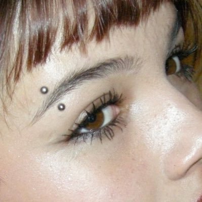 b59664791's profile picture. thinking & tweeting thoughts