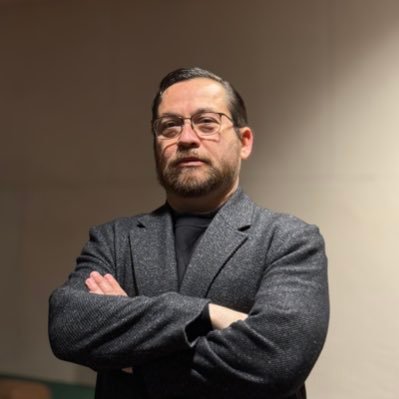 Fuerza ≠ Violencia. Uso la fuerza no es utilización de la fuerza pública. La policía no son los policías. Función no es actuación. Hablemos español.