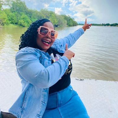 RoyalKhadzi's profile picture. Beautiful Venda Princess! Mukololo wa ha Tshivhasa Miḓiyavhathu... Khadzi! Founder of the the Royal One brand @RoyaloneB #iamtheroyalone