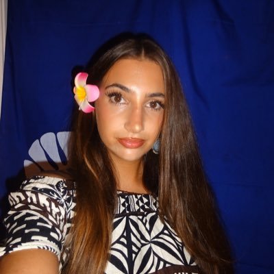 HollyCiccone's profile picture. • UK •