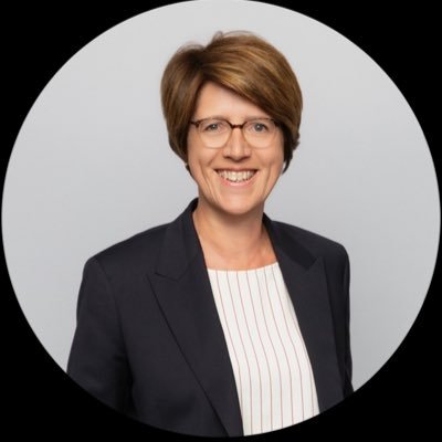 Directrice Générale Clients & Services @SNCFReseau #ferroviaire #transports