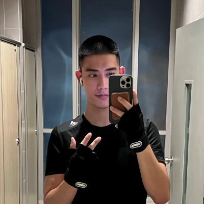 thnaraks8156's profile picture. ทักมาคุยกันได้ครับคุยได้ทุกเรื่องครับ❤
iG. yeen_31y