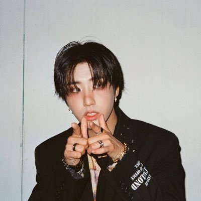 wxmvthz's profile picture. i/entp // saw skz '23 0205 + '24 0928🎱