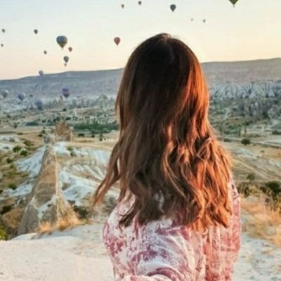 Adanalıym.Nevşhirde öğrenciym.Nevşehir ve çevre illerde yaşayanlr boyunu kilosunu yazarak,Gizliler özelden atabilir.şişman olgun uymaz.instagram : sudeaydin0150