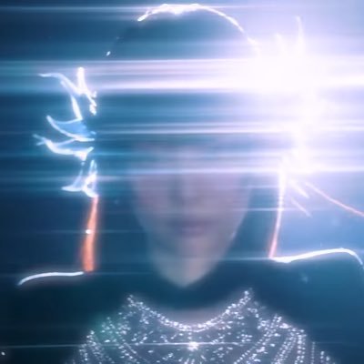 jenniespresent's profile picture. in the dark, i grew