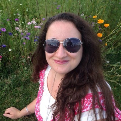 Storyteller. Nomadic Jedi. Ocean worshipper. Swiss army knife of a writer. https://t.co/5C9r3tTi9q | #amwriting