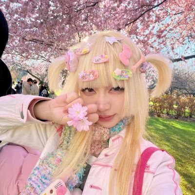 i love hello kitty and seulgi ♡ she^her | bmi 22.4