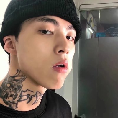 wuzongbaodiao's profile picture. 武汉体院男大 🉑线下 接定制