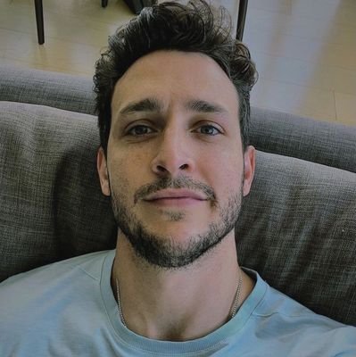 A virologist ,
a dog lover 🐕🦺..
also investor in crypto currency 💱
