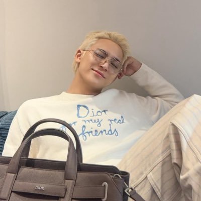jeonghoshizone's profile picture. *:₊ʚ svt • txt • lsf • nj • itzy • en • tw • rv • bts ɞ₊:* ________________fan account________________