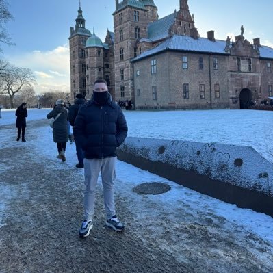 aaronfrostt's profile picture. 27 🏌🏻‍♂️