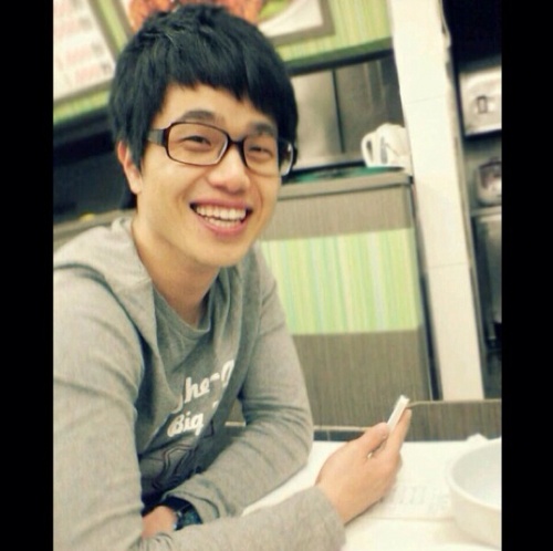 Facebook - kdwgoon@naver.com / Incheon / iPhone / O형 / 축구,야구(SK) / Christian / Friends / Music / Drive