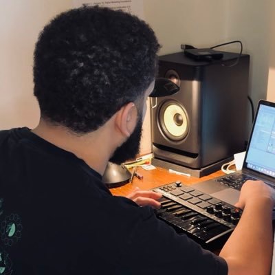 veryluvsick's profile picture. Got a love for cannabis & music 🍃🎶 follow the IG: @veryluvsick