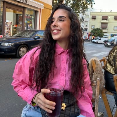 Tengo twitter porq m lo hice pa seguir el COAC y ea