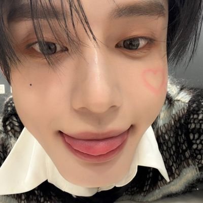 dedicated to #김지웅🦋 #박성훈🐧 #이상원🥀 #이리오🦁 #김준서 || poca enjoyer || sbt fa acc || for @ZB1_official @ENHYPEN_members