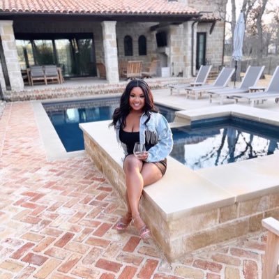 AudritheDolly's profile picture. ♋️ 25