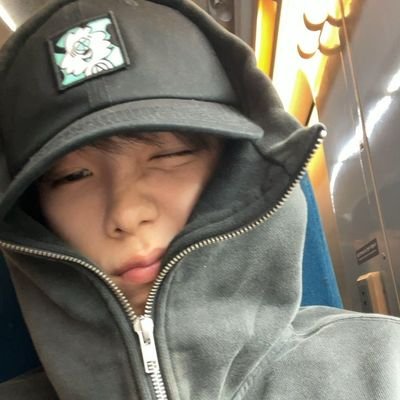 #ėė¤: namoradinha oficial do shotaro. š
@BY_RIIZE minha vida. š« presidenta da repĆŗblica shota